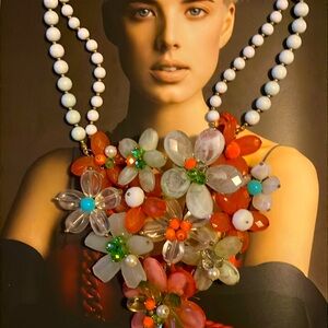 Gorgeous, beaded Vintage necklace.